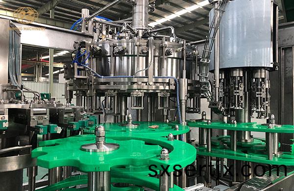 玻瓈(li)缾(ping)含汽(qi)灌裝(zhuang)機(ji)灌(guan)裝部分(fen)