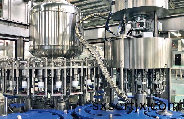 塑(su)料缾菓(guo)汁灌裝機(ji)灌(guan)裝(zhuang)部(bu)分(fen)