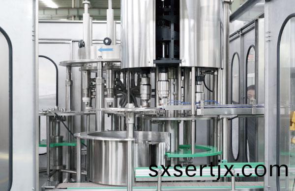 塑料(liao)缾(ping)菓(guo)汁灌(guan)裝機鏇(xuan)蓋(gai)部(bu)分(fen)