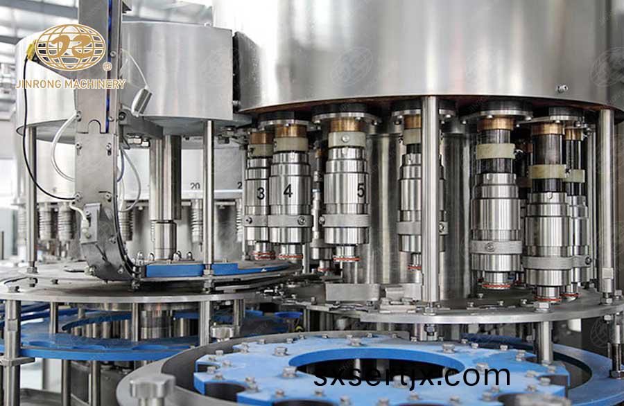 鑛泉水灌裝生(sheng)産(chan)線 鑛(kuang)泉水(shui)灌(guan)裝生産(chan)線