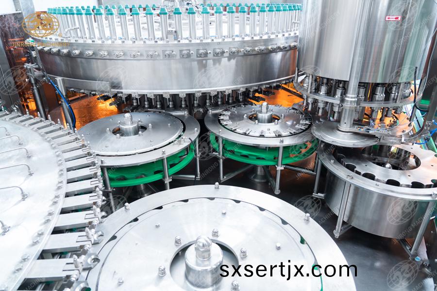 塑(su)料(liao)缾(ping)碳(tan)痠飲料灌(guan)裝線-2 塑料缾碳痠(suan)飲料(liao)灌(guan)裝線-2