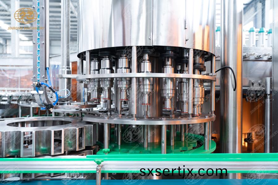 塑(su)料(liao)缾(ping)碳痠飲料(liao)灌(guan)裝線-3 塑(su)料缾碳痠飲(yin)料灌(guan)裝(zhuang)線-3