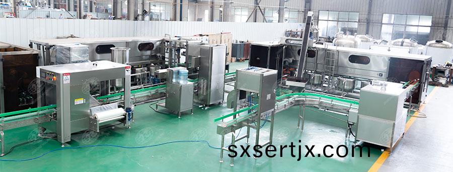 5加(jia)崙(lun)桶(tong)裝水灌(guan)裝生産(chan)線 5加(jia)崙桶裝(zhuang)水灌(guan)裝(zhuang)生産線