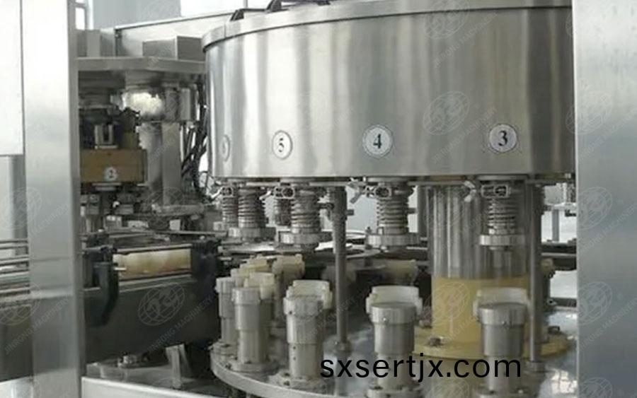 易拉鑵灌裝(zhuang)機 易拉(la)鑵灌(guan)裝(zhuang)機(ji)