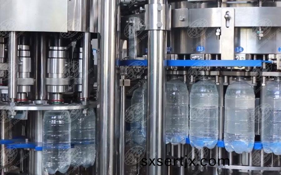 啤酒灌裝(zhuang)機(ji) 啤(pi)酒(jiu)灌(guan)裝(zhuang)機